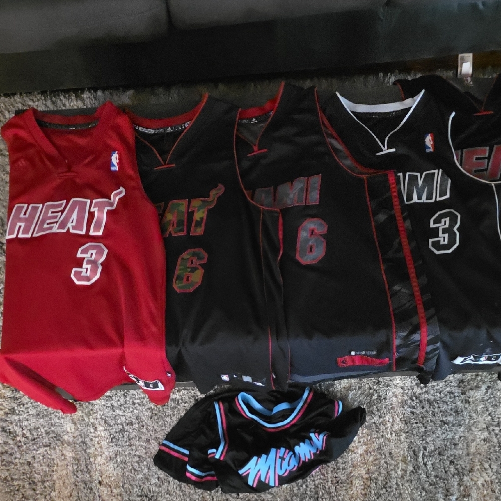 adidas Kids Miami Heat Jersey Set - Red and Black